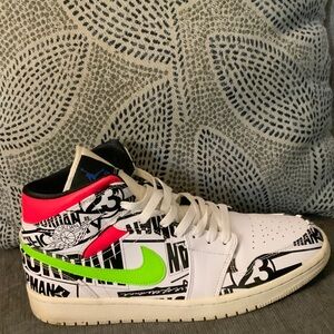 Nike White and Neon Green Graphic Sneakers